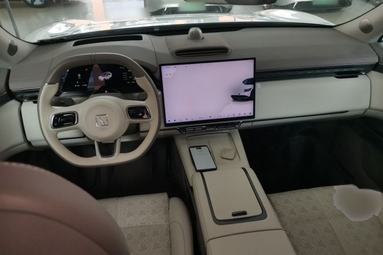 Used Zeekr 7X 2025 100kWh Long-Range All-Wheel Drive Intelligent Driving Version Center Console