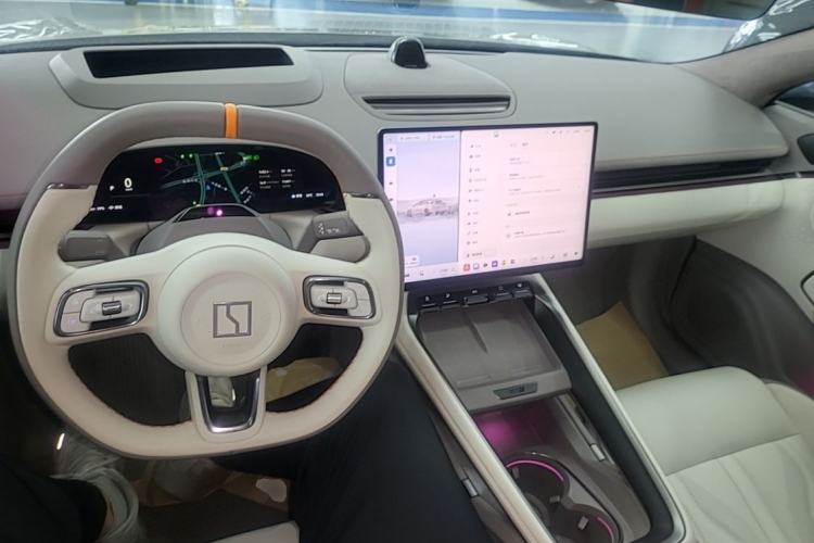 Used Zeekr 7X 2025 100kWh Long-Range All-Wheel Drive Intelligent Driving Version Center Console