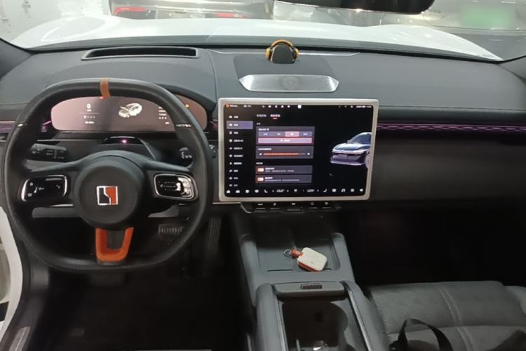 Used Zeekr 7X 2025 100 kWh Long-Range Rear-Wheel Drive with Intelligent Driving Features Center Console