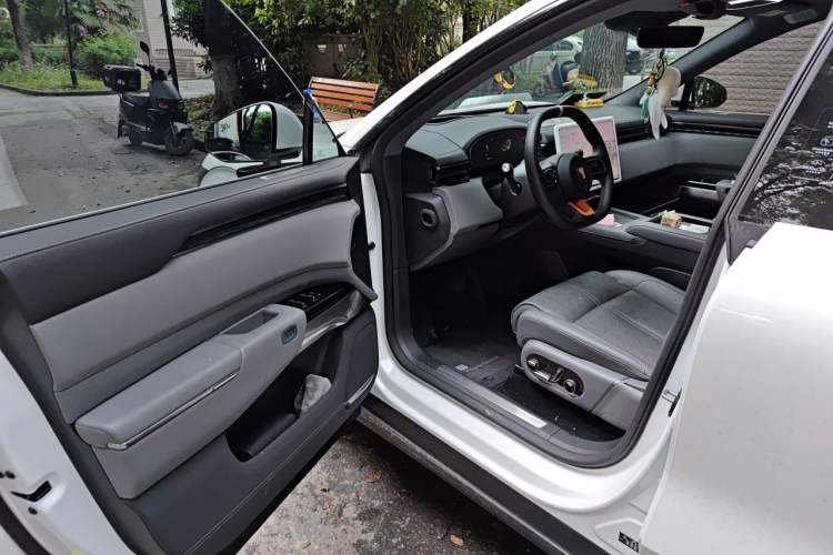Used Zeekr 7X 2025 100 kWh Long-Range Rear-Wheel Drive with Intelligent Driving Features Driver Seat