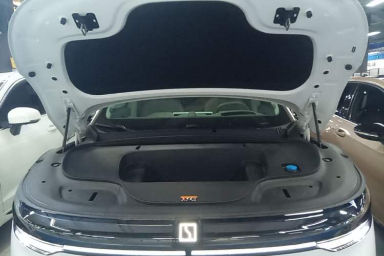 Used Zeekr 7X 2025 100 kWh Long-Range Rear-Wheel Drive with Intelligent Driving Features Engine Bay
