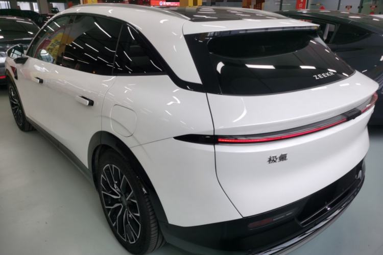 Used Zeekr 7X 2025 100 kWh Long-Range Rear-Wheel Drive with Intelligent Driving Features Exterior 2