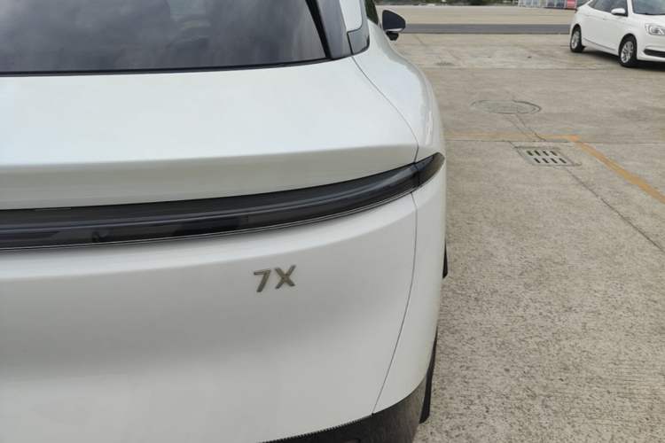 Used Zeekr 7X 2025 75 kWh Rear-Wheel Drive Intelligent Driving Version Exterior 3