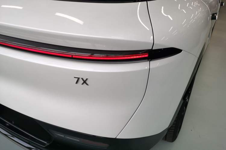 Used Zeekr 7X 2025 100 kWh Long-Range Rear-Wheel Drive with Intelligent Driving Features Exterior 3