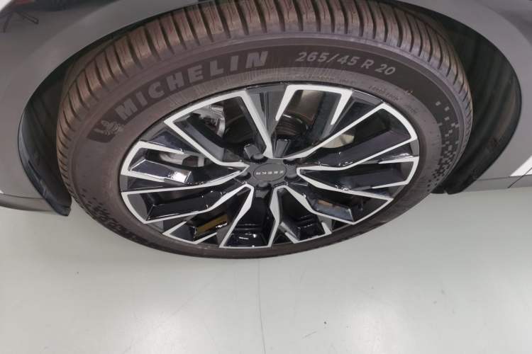 Used Zeekr 7X 2025 100 kWh Long-Range Rear-Wheel Drive with Intelligent Driving Features Exterior 4