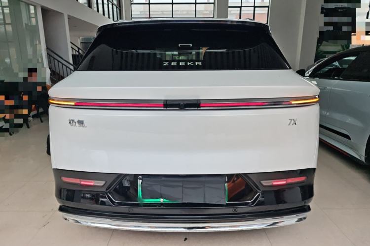 Used Zeekr 7X 2025 100kWh Long-Range All-Wheel Drive Intelligent Driving Version Exterior 4