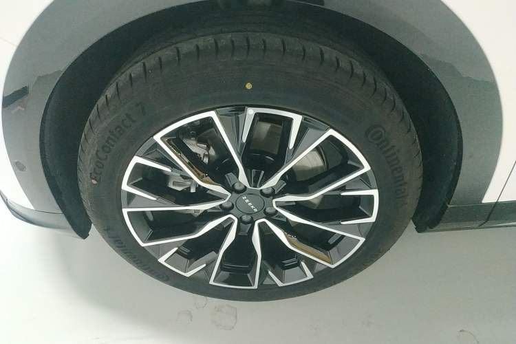 Used Zeekr 7X 2025 75 kWh Rear-Wheel Drive Intelligent Driving Version Exterior 4