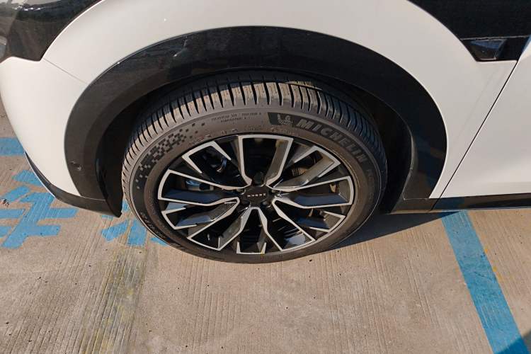 Used Zeekr 7X 2025 75 kWh Rear-Wheel Drive Intelligent Driving Version Exterior 4