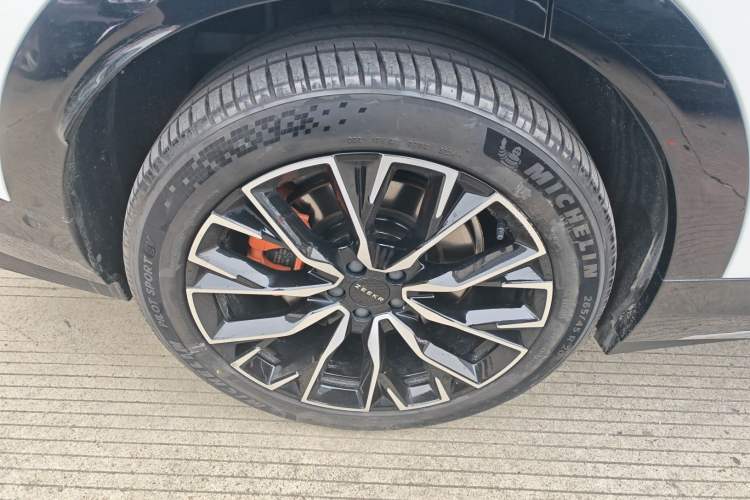 Used Zeekr 7X 2025 100kWh Long-Range All-Wheel Drive Intelligent Driving Version Exterior 8