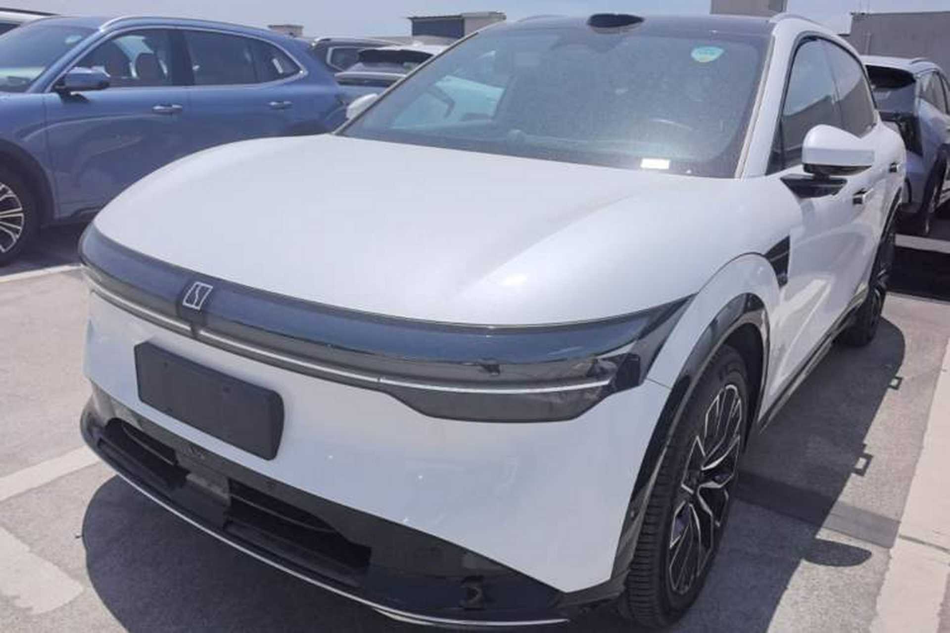 Used Zeekr 7X 2025 100 kWh Long-Range Rear-Wheel Drive with Intelligent Driving Features Front Left 45 Deg