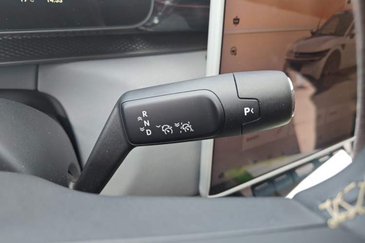 Used Zeekr 7X 2025 100kWh Long-Range All-Wheel Drive Intelligent Driving Version Gear Lever