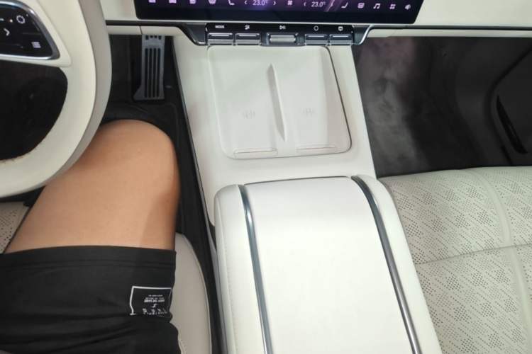 Used Zeekr 7X 2025 100kWh Long-Range All-Wheel Drive Intelligent Driving Version Gear Lever