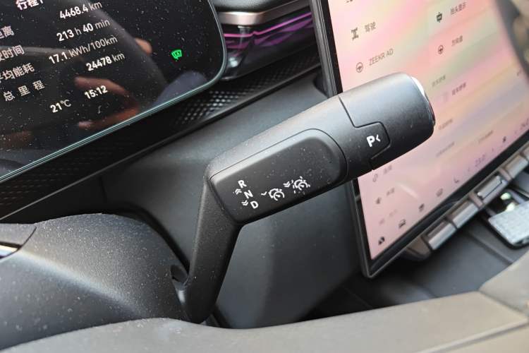 Used Zeekr 7X 2025 75 kWh Rear-Wheel Drive Intelligent Driving Version Gear Lever