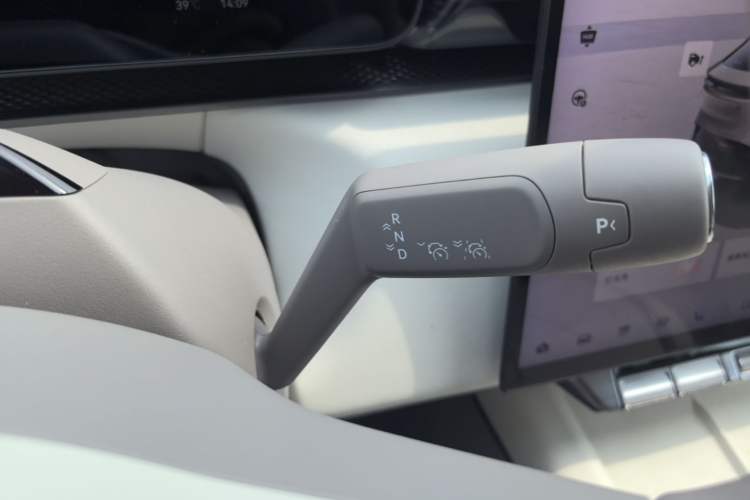 Used Zeekr 7X 2025 75 kWh Rear-Wheel Drive Intelligent Driving Version Gear Lever