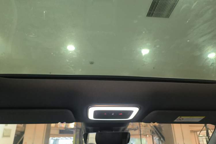 Used Zeekr 7X 2025 100kWh Long-Range All-Wheel Drive Intelligent Driving Version Headliner
