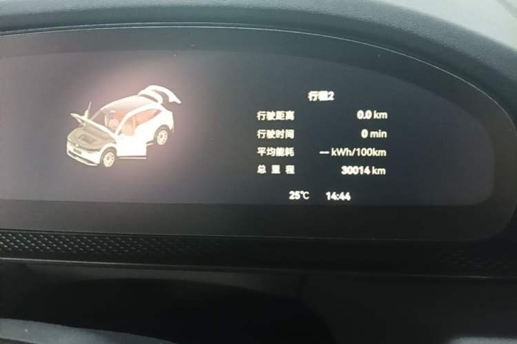 Used Zeekr 7X 2025 100 kWh Long-Range Rear-Wheel Drive with Intelligent Driving Features Instrument Cluster