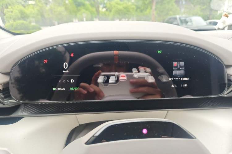 Used Zeekr 7X 2025 75 kWh Rear-Wheel Drive Intelligent Driving Version Instrument Cluster