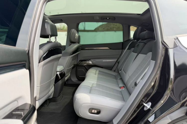 Used Zeekr 7X 2025 75 kWh Rear-Wheel Drive Intelligent Driving Version Interior 1