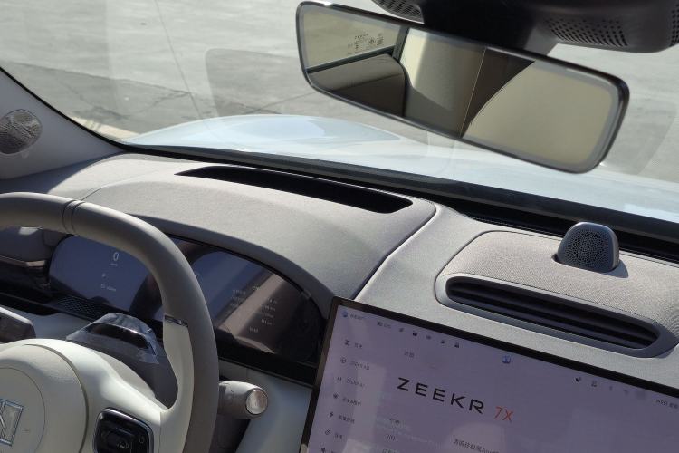 Used Zeekr 7X 2025 100 kWh Long-Range Rear-Wheel Drive with Intelligent Driving Features Interior 11