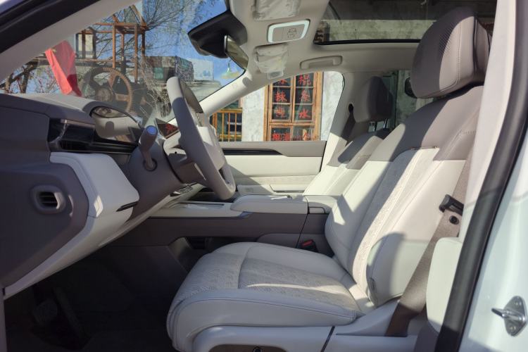 Used Zeekr 7X 2025 100 kWh Long-Range Rear-Wheel Drive with Intelligent Driving Features Interior 2