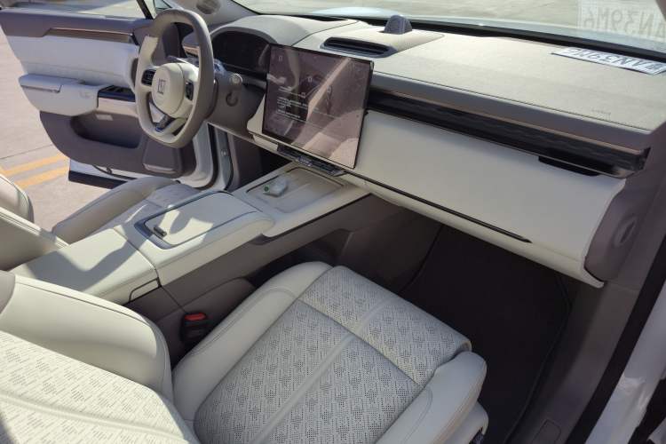 Used Zeekr 7X 2025 100 kWh Long-Range Rear-Wheel Drive with Intelligent Driving Features Interior 3