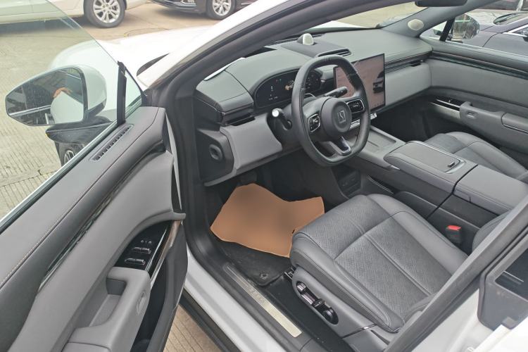 Used Zeekr 7X 2025 100kWh Long-Range All-Wheel Drive Intelligent Driving Version Interior 3