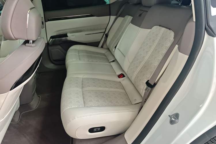 Used Zeekr 7X 2025 100kWh Long-Range All-Wheel Drive Intelligent Driving Version Interior 4