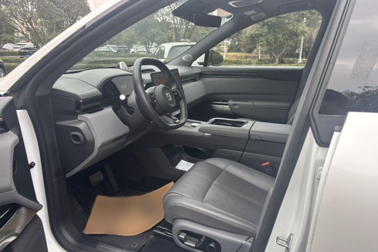 Used Zeekr 7X 2025 100kWh Long-Range All-Wheel Drive Intelligent Driving Version Interior 5