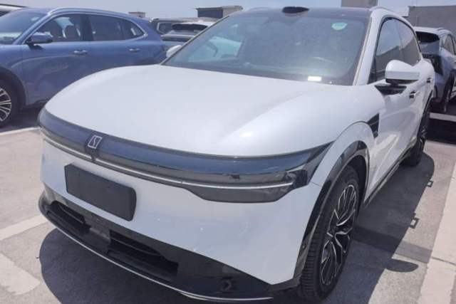 Used Zeekr 7X 2025 100 kWh Long-Range Rear-Wheel Drive with Intelligent Driving Features