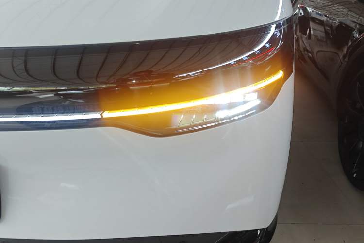 Used Zeekr 7X 2025 75 kWh Rear-Wheel Drive Intelligent Driving Version Left Front Headlight