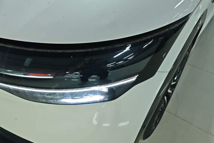 Used Zeekr 7X 2025 75 kWh Rear-Wheel Drive Intelligent Driving Version Left Front Headlight