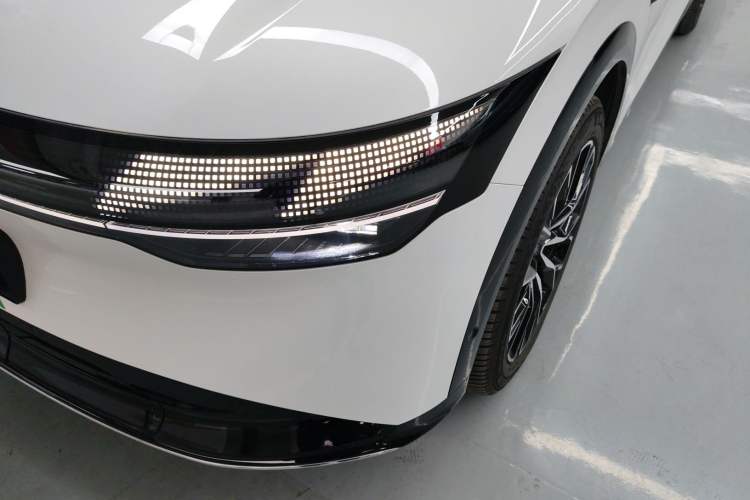 Used Zeekr 7X 2025 75 kWh Rear-Wheel Drive Intelligent Driving Version Left Front Headlight
