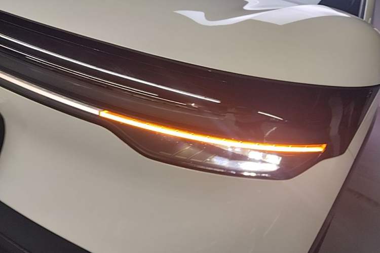 Used Zeekr 7X 2025 75 kWh Rear-Wheel Drive Intelligent Driving Version Left Front Headlight