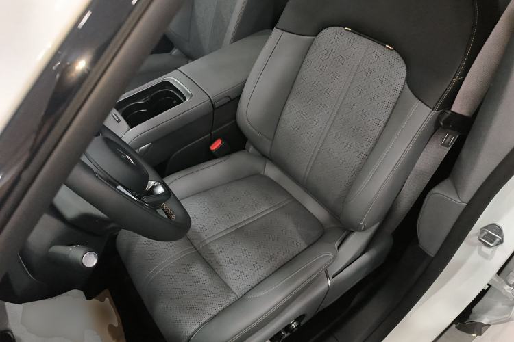 Used Zeekr 7X 2025 100kWh Long-Range All-Wheel Drive Intelligent Driving Version Left Front Seat