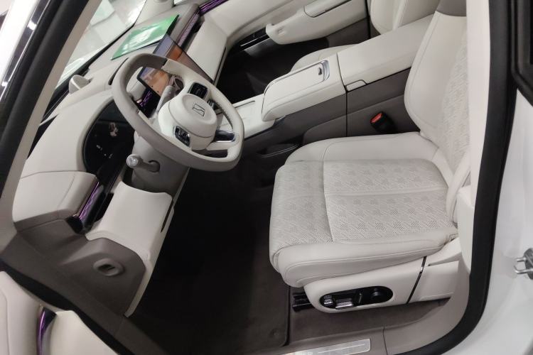 Used Zeekr 7X 2025 100 kWh Long-Range Rear-Wheel Drive with Intelligent Driving Features Left Front Seat