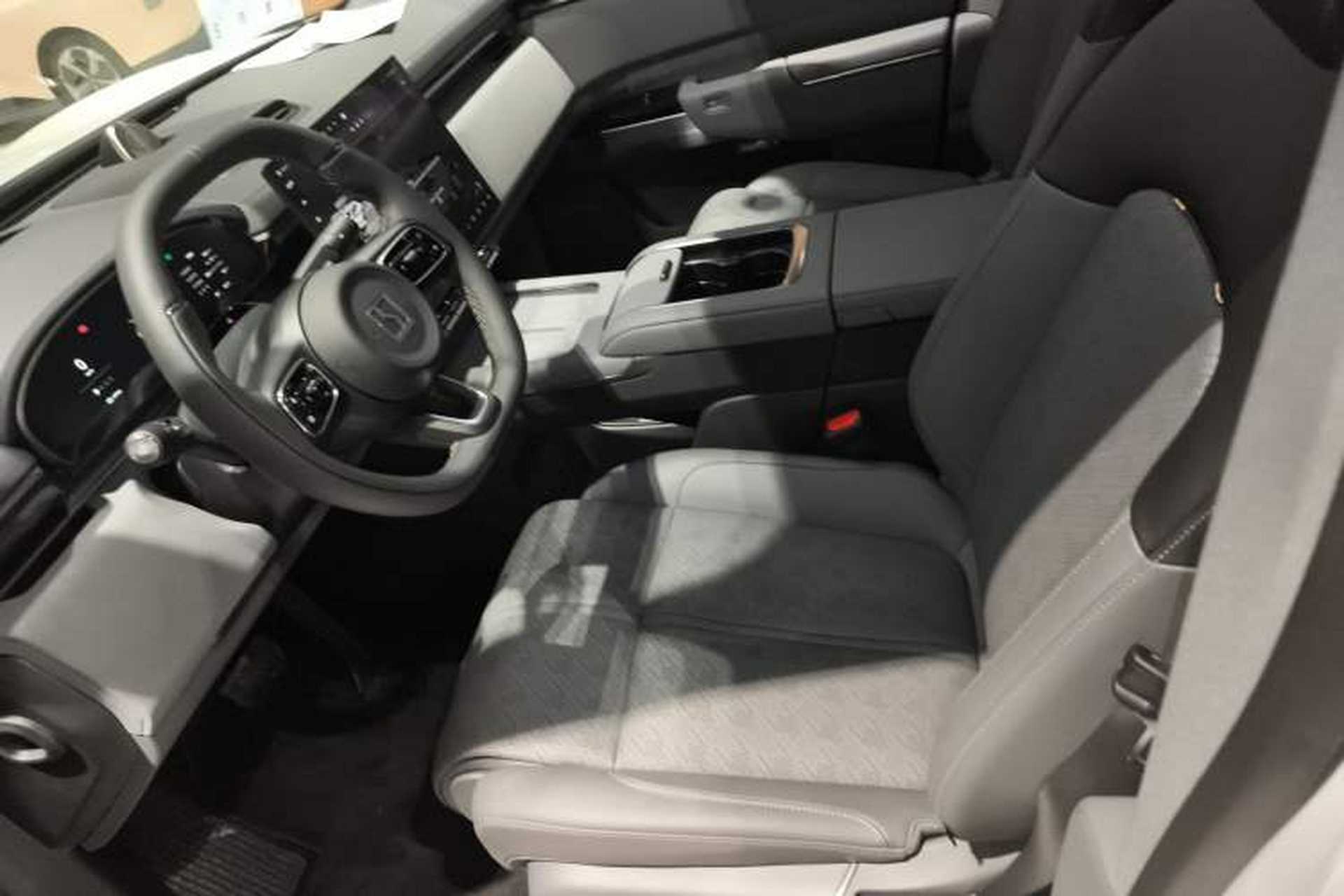 Used Zeekr 7X 2025 100 kWh Long-Range Rear-Wheel Drive with Intelligent Driving Features Left Front Seat
