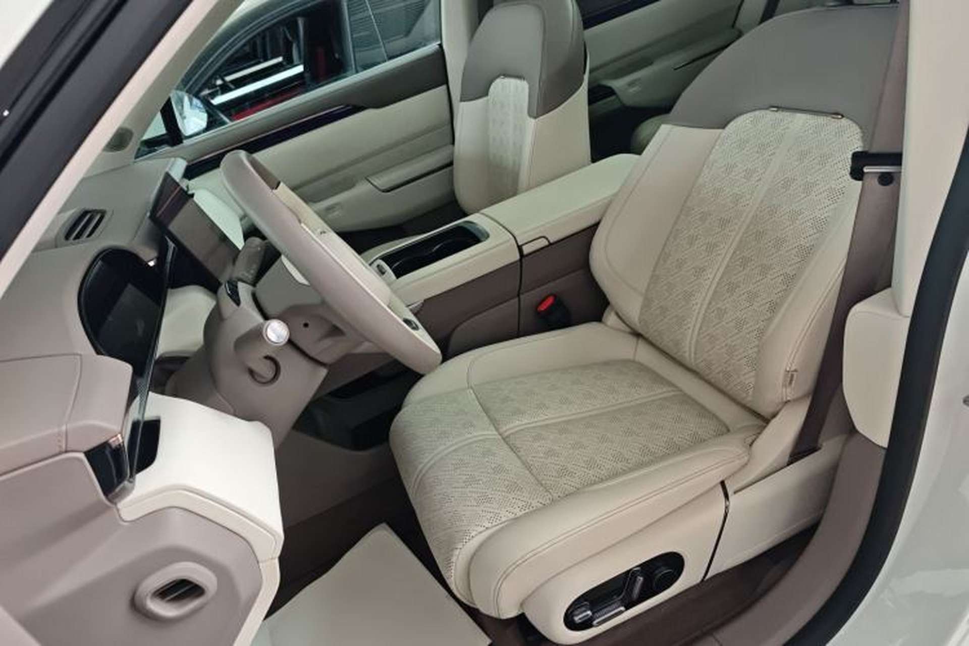 Used Zeekr 7X 2025 100kWh Long-Range All-Wheel Drive Intelligent Driving Version Left Front Seat