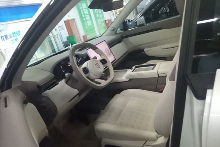 Used Zeekr 7X 2025 100 kWh Long-Range Rear-Wheel Drive with Intelligent Driving Features Left Front Seat