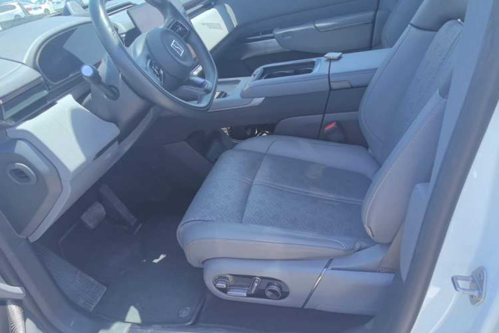 Used Zeekr 7X 2025 100 kWh Long-Range Rear-Wheel Drive with Intelligent Driving Features Left Front Seat