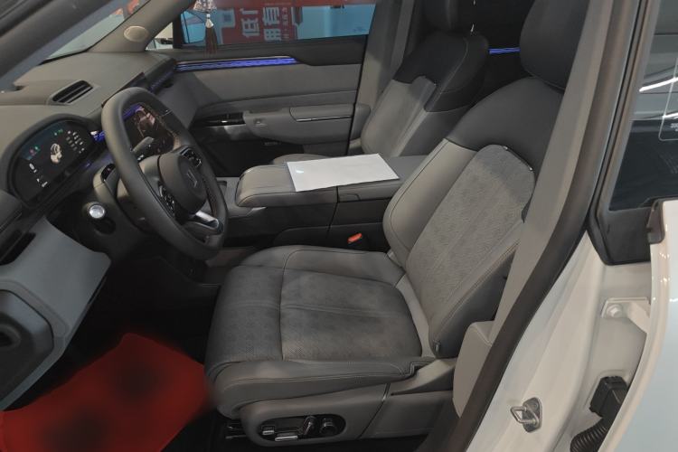 Used Zeekr 7X 2025 100 kWh Long-Range Rear-Wheel Drive with Intelligent Driving Features Left Front Seat
