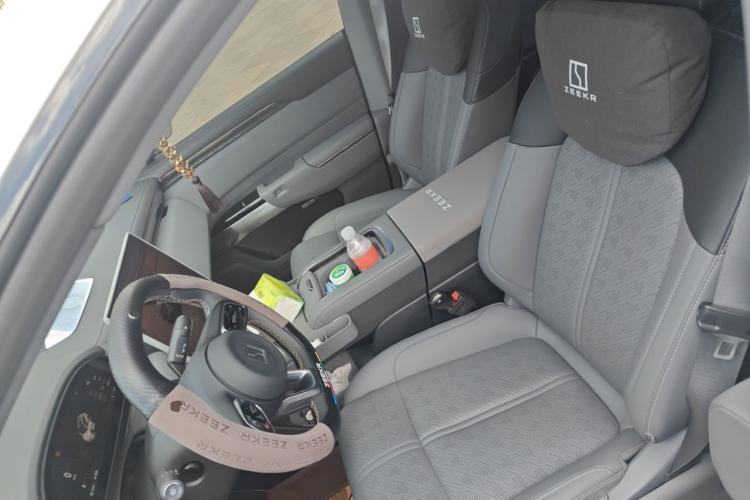 Used Zeekr 7X 2025 100kWh Long-Range All-Wheel Drive Intelligent Driving Version Left Front Seat