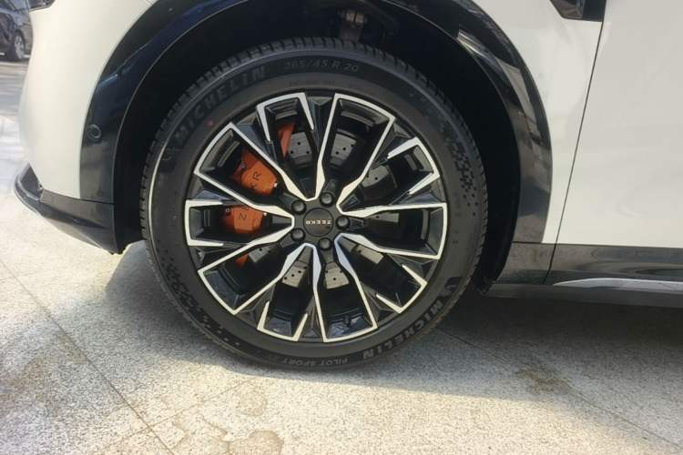Used Zeekr 7X 2025 75 kWh Rear-Wheel Drive Intelligent Driving Version Left Front Wheel Hub