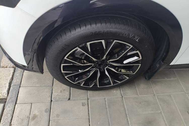 Used Zeekr 7X 2025 100 kWh Long-Range Rear-Wheel Drive with Intelligent Driving Features Left Front Wheel Hub