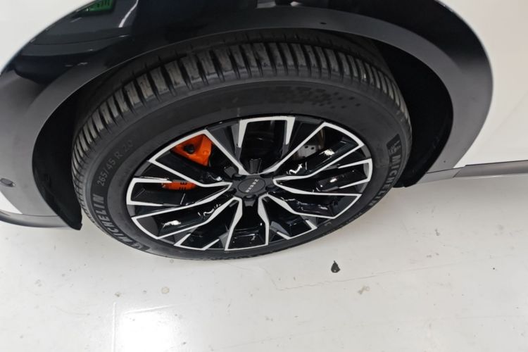 Used Zeekr 7X 2025 75 kWh Rear-Wheel Drive Intelligent Driving Version Left Front Wheel Hub