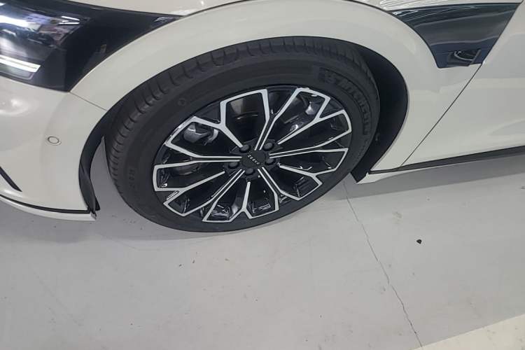 Used Zeekr 7X 2025 100kWh Long-Range All-Wheel Drive Intelligent Driving Version Left Front Wheel Hub