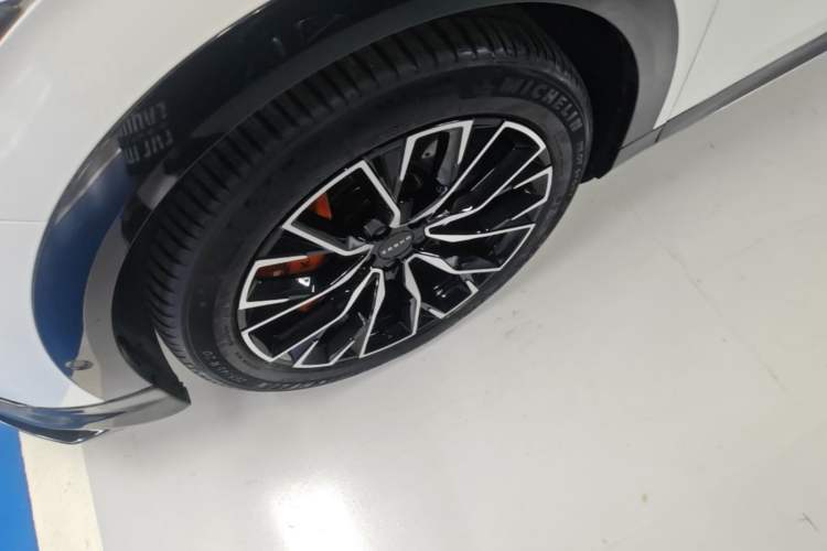 Used Zeekr 7X 2025 100kWh Long-Range All-Wheel Drive Intelligent Driving Version Left Front Wheel Hub