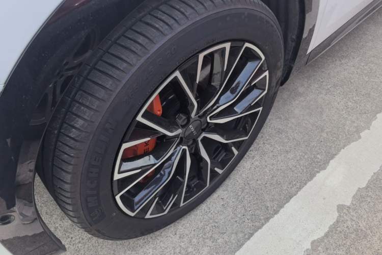 Used Zeekr 7X 2025 75 kWh Rear-Wheel Drive Intelligent Driving Version Left Front Wheel Hub