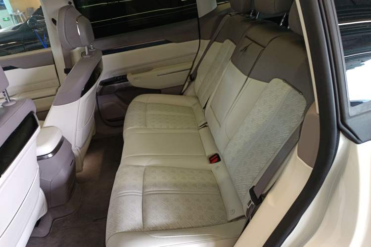 Used Zeekr 7X 2025 100kWh Long-Range All-Wheel Drive Intelligent Driving Version Left Rear Seat