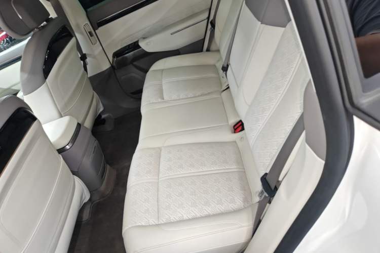 Used Zeekr 7X 2025 75 kWh Rear-Wheel Drive Intelligent Driving Version Left Rear Seat