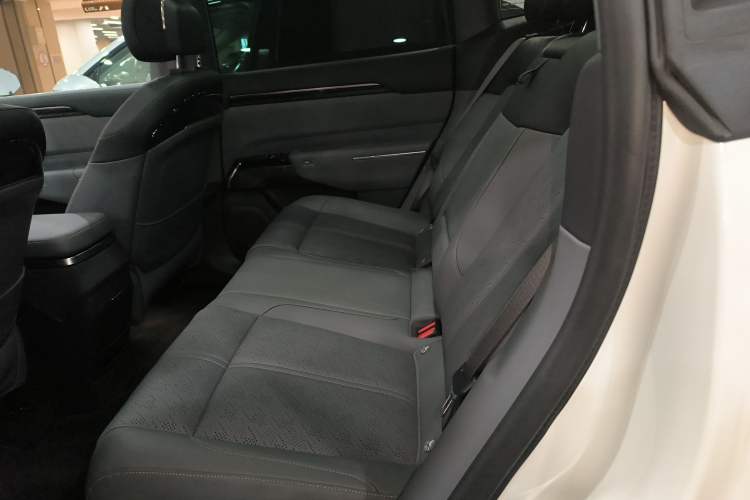Used Zeekr 7X 2025 100kWh Long-Range All-Wheel Drive Intelligent Driving Version Left Rear Seat